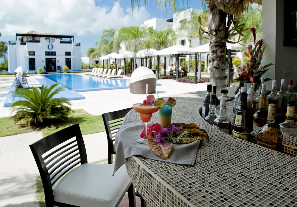 Las Terrazas Resort And Residences 56/77