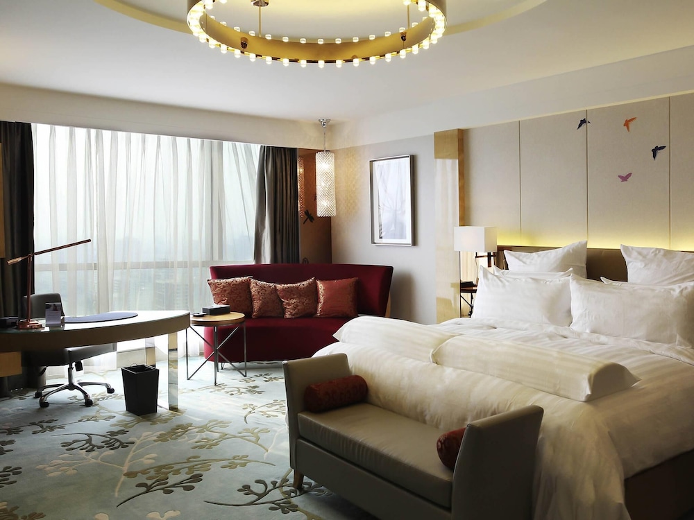 DELUXE, KING BED, EXECUTIVE LEVEL
