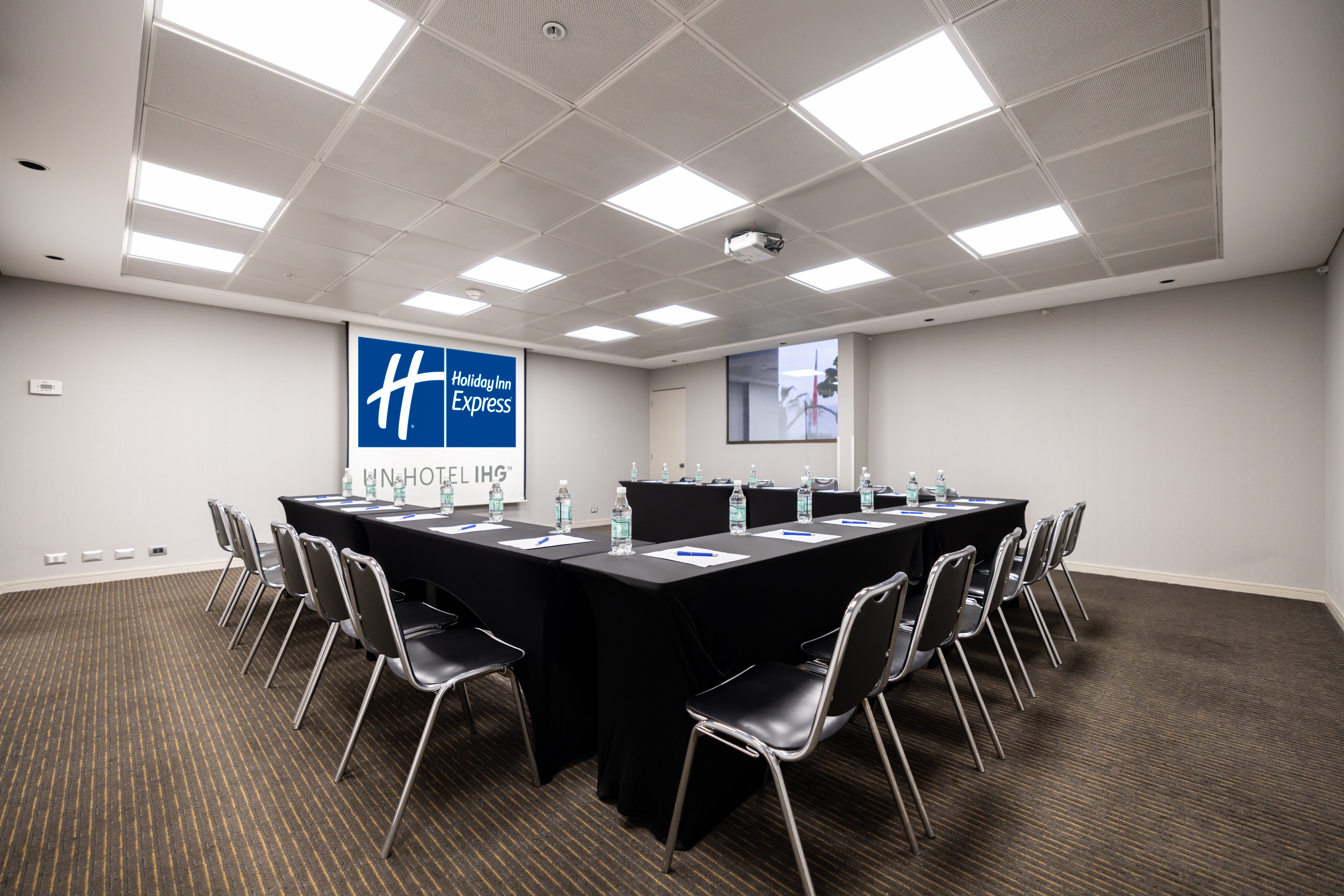 HOLIDAY INN EXPRESS IQUIQUE 60/74
