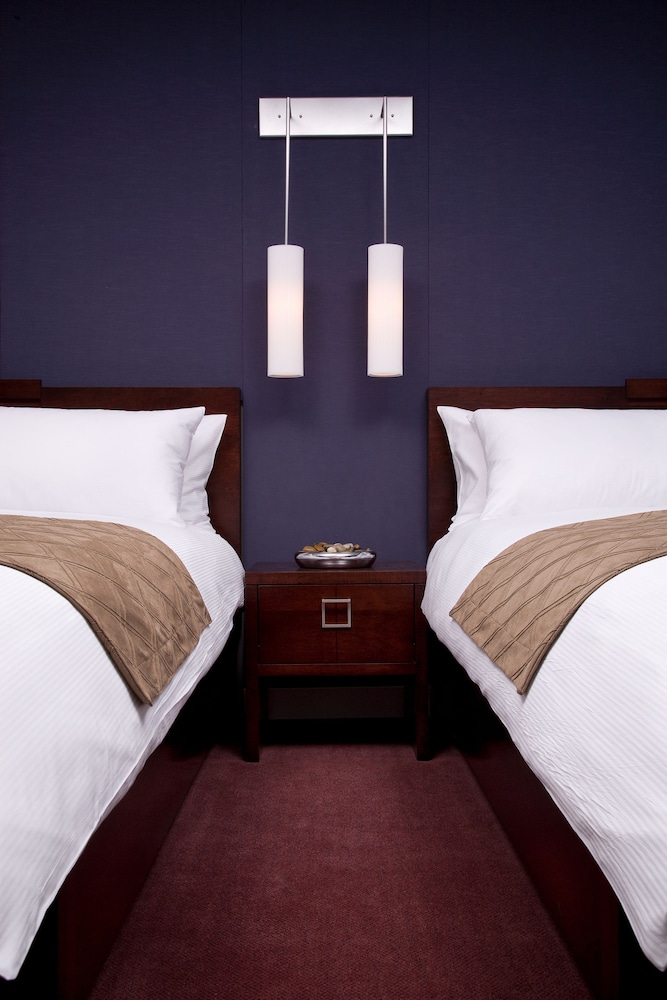 Hotel Ruby Foo S 11/67