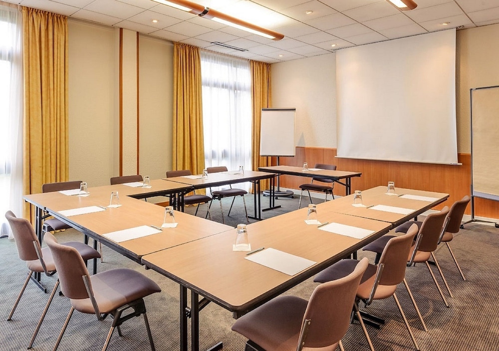 Vienna House Easy by Wyndham Frankfurt Airport 56/60