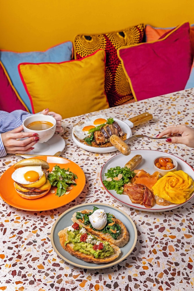 restaurant cafeteria
