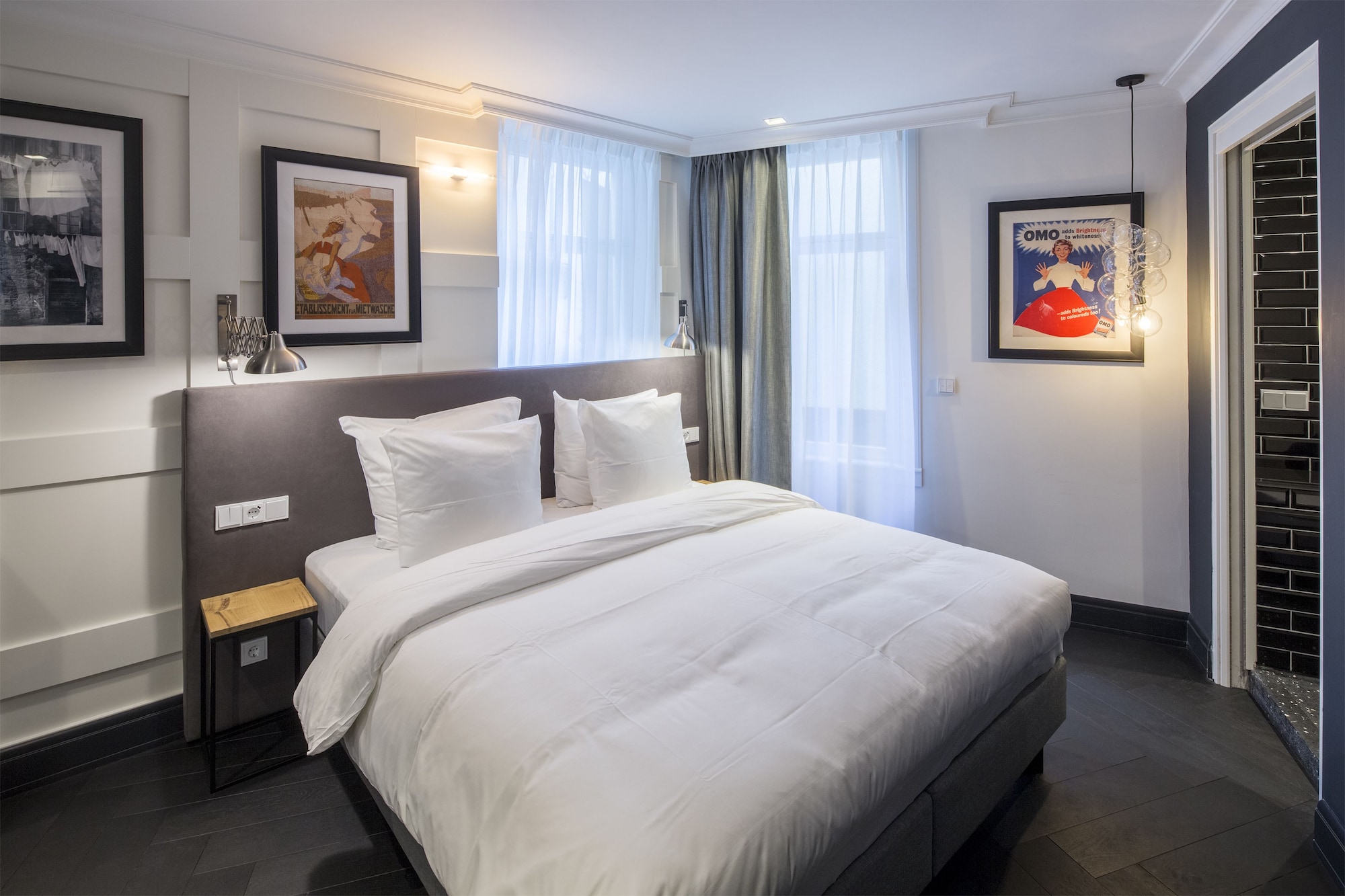 DELUXE, DOUBLE BED