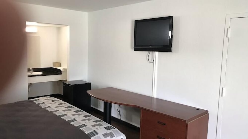Regency Inn 15/17
