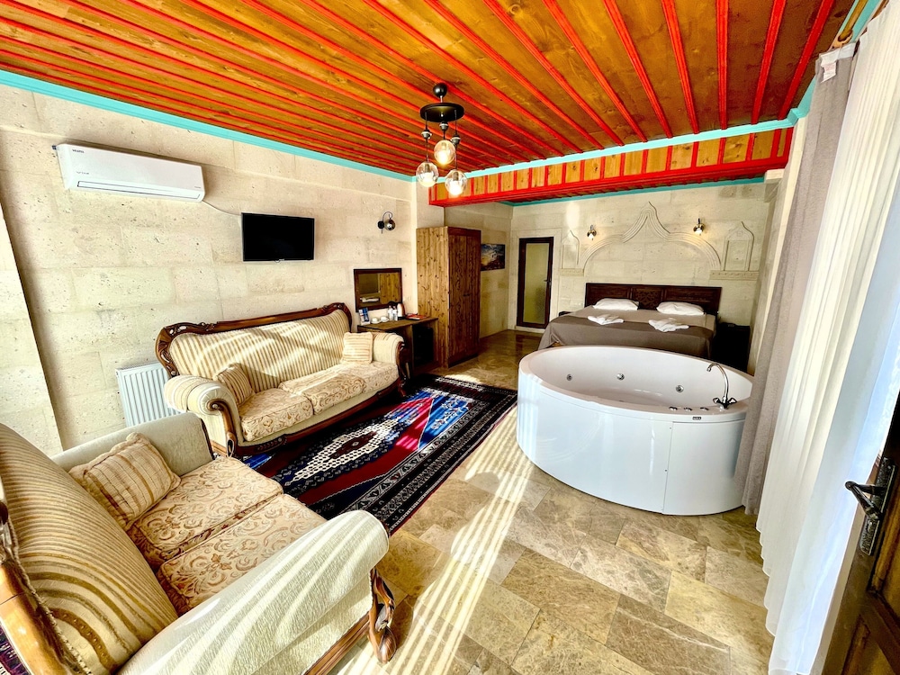 Cappadocia Caves Hotel 30/50