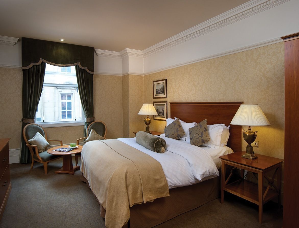 DELUXE, DOUBLE BED