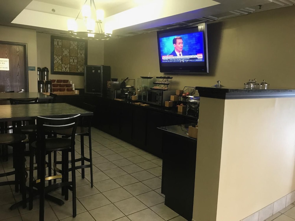 Econo Lodge Waynesboro GA 13/14