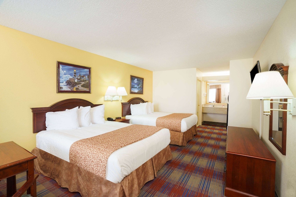 Standard, 2 Queen Beds
