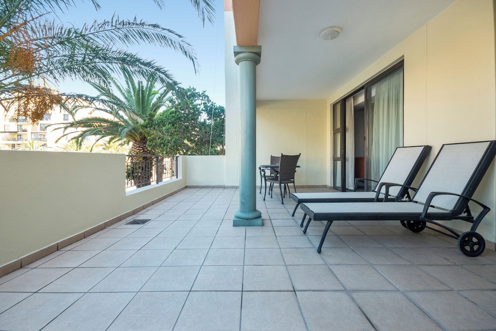 Cape Town City Accommodation the Island Club 35/69