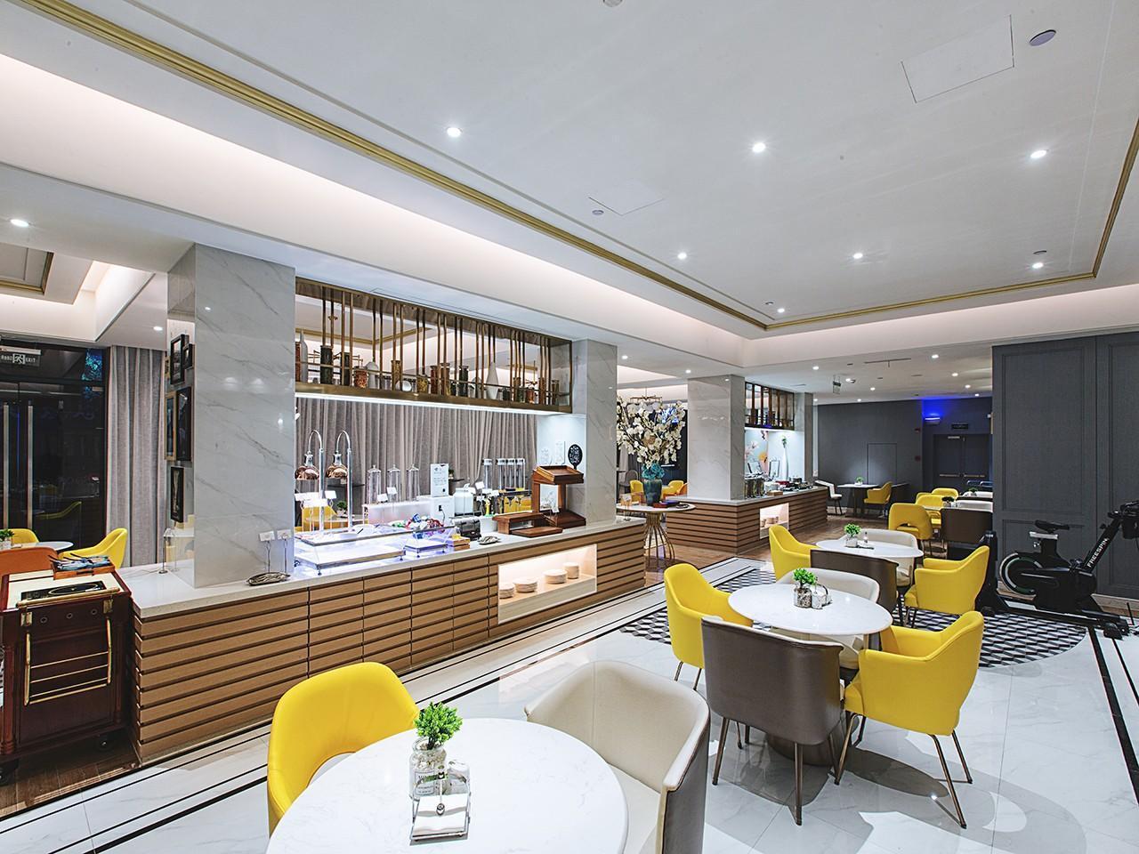 Baiyulan Hotel (Wuhan Meiyuan Xiaoqu Metro Station Dingziqiao) 21/27
