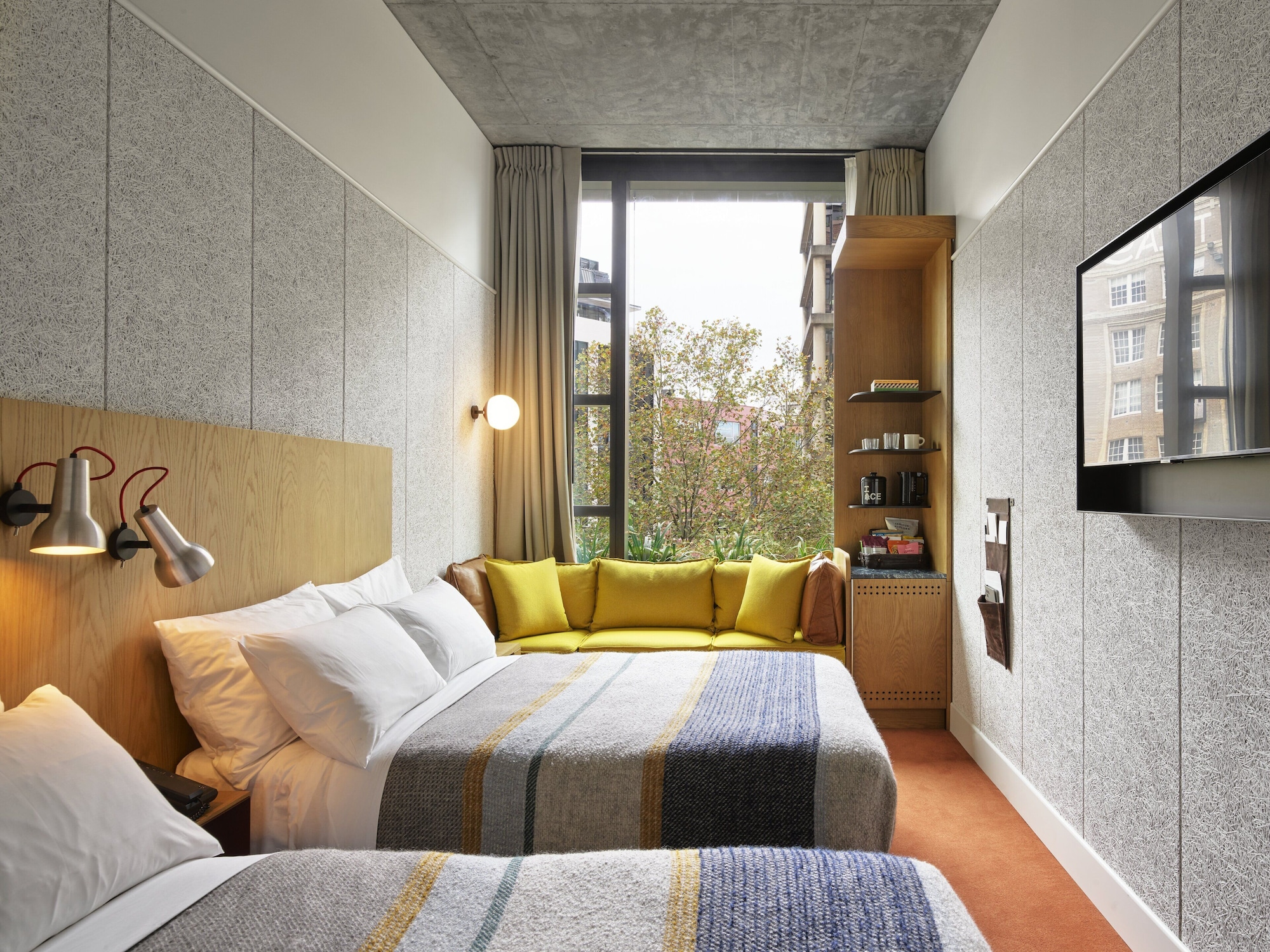 ROOM, 2 DOUBLE BEDS