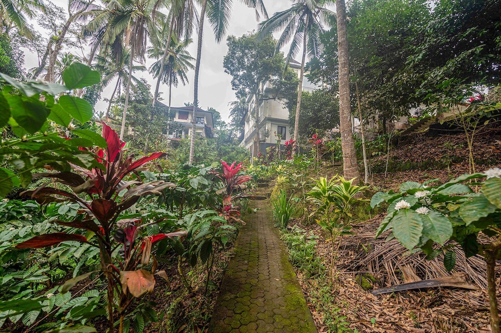 Puri Saron Madangan Hotel 47/50