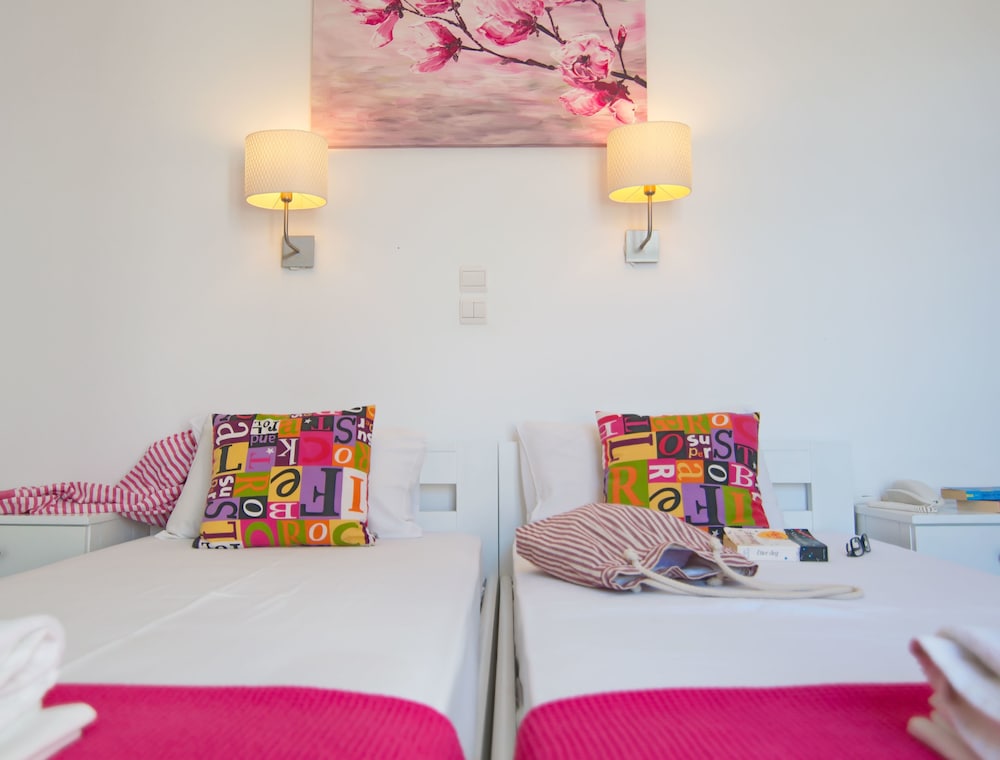 Camara Hotel 40/50