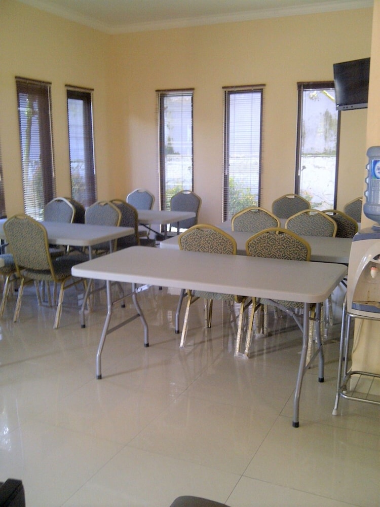 Hotel 68 Lembang 18/27