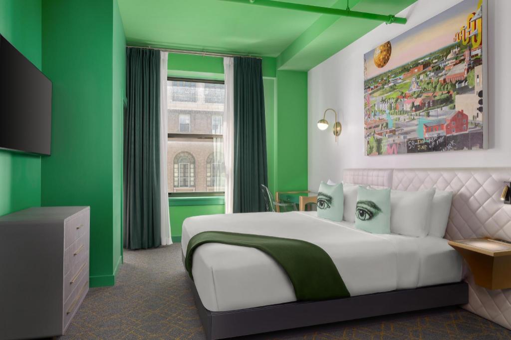 2 BEDROOMS, GRAND, SUITE, 2 KING BEDS, KITCHENETTE