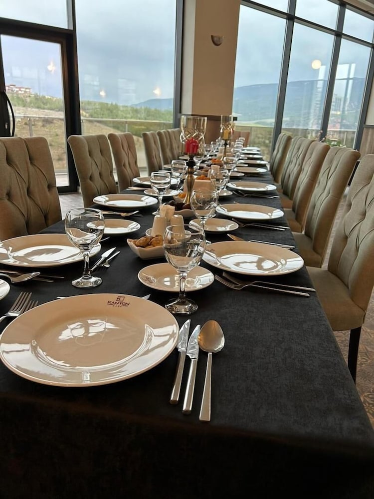 Kanyonvadi Hotel 32/47