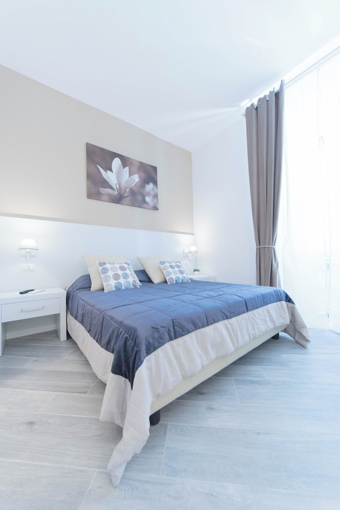 Vantaggio Suites & Apartments 7/39