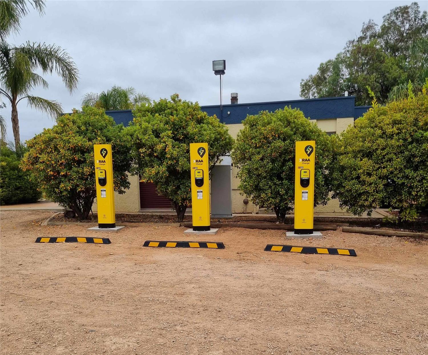 Comfort Inn & Suites Riverland 24/27