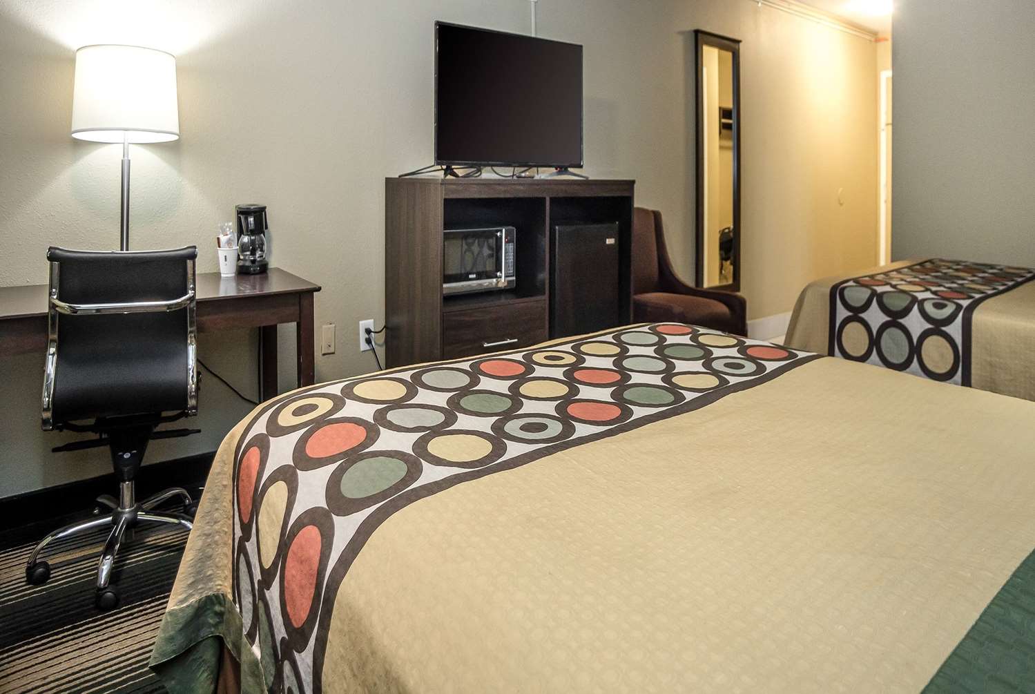 Super 8 by Wyndham Indianapolis South 14/17