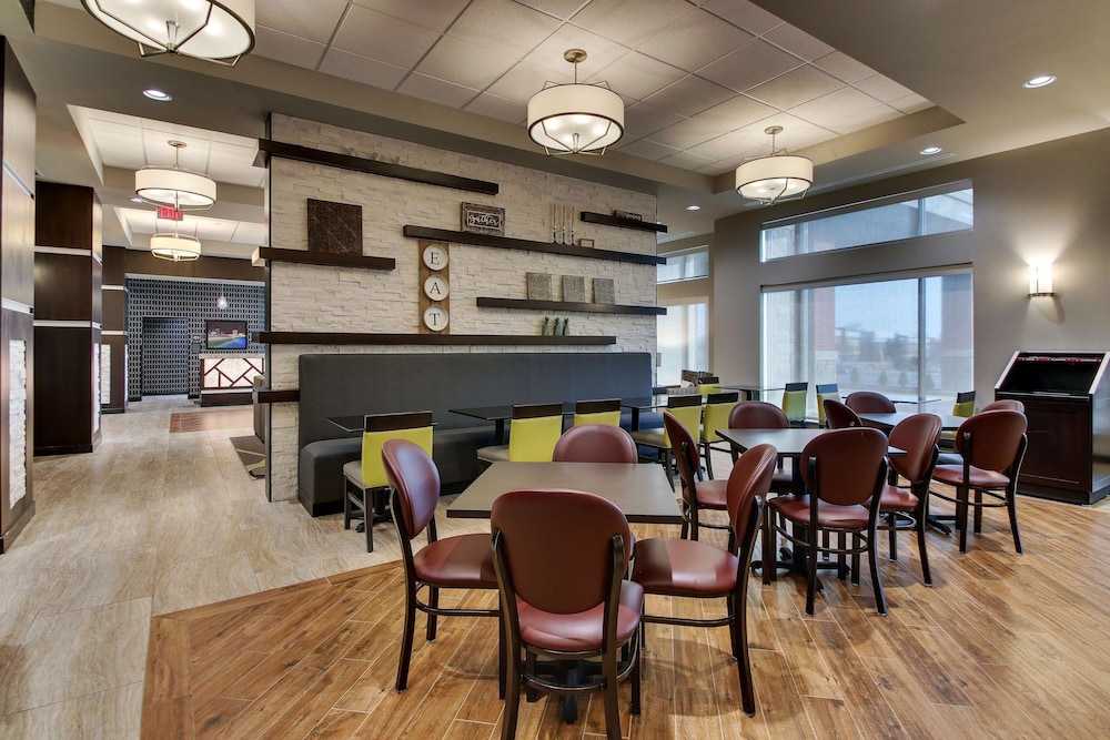 Drury Inn & Suites Cleveland Beachwood 39/50