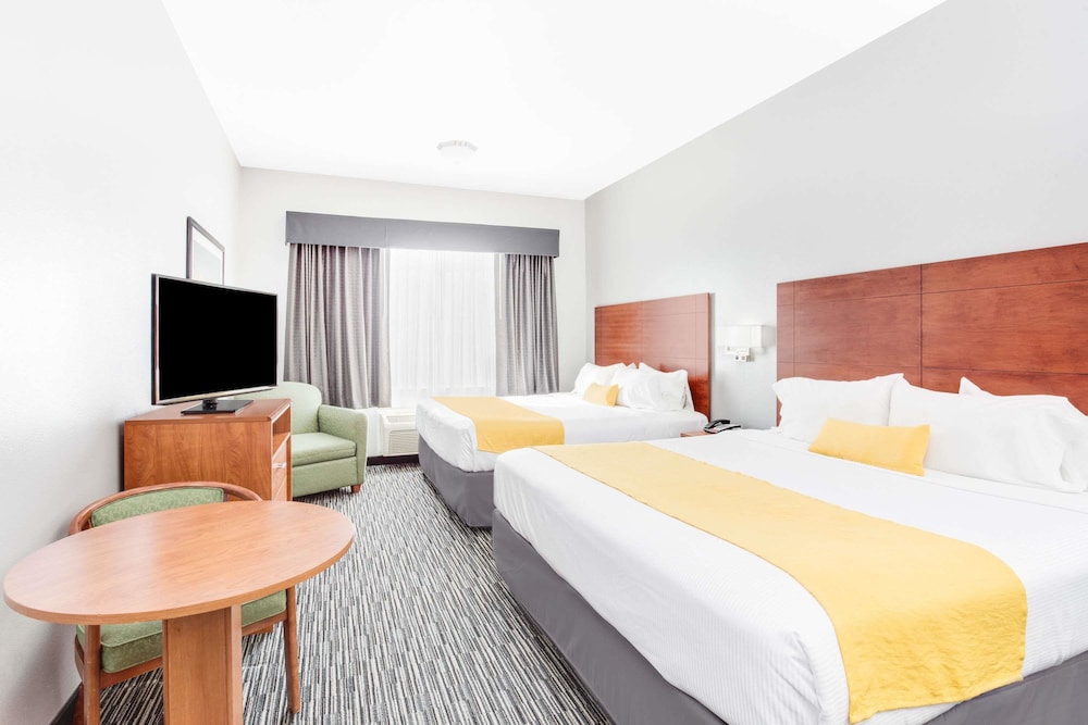 Ramada By Wyndham Marina 29/73