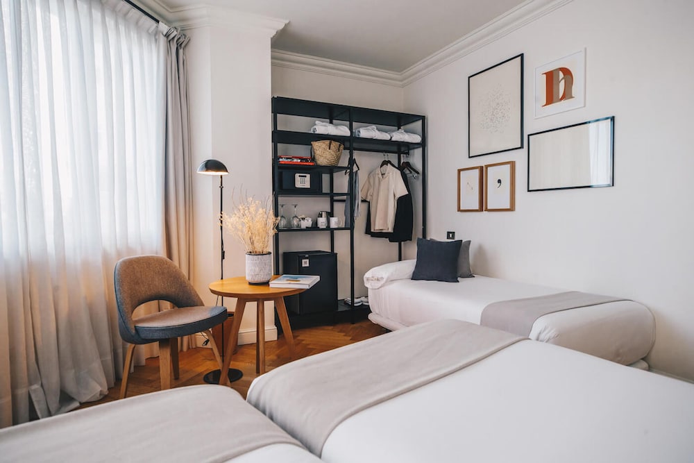 Dear Hotel Madrid 24/69
