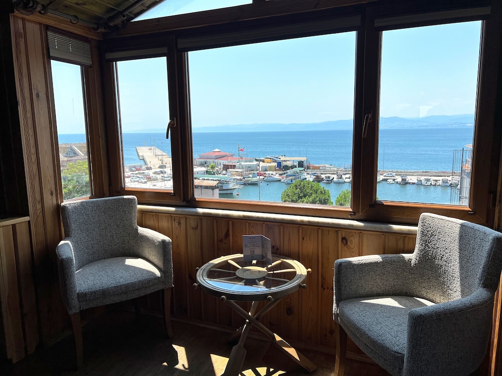 Denizci Hotel 37/48