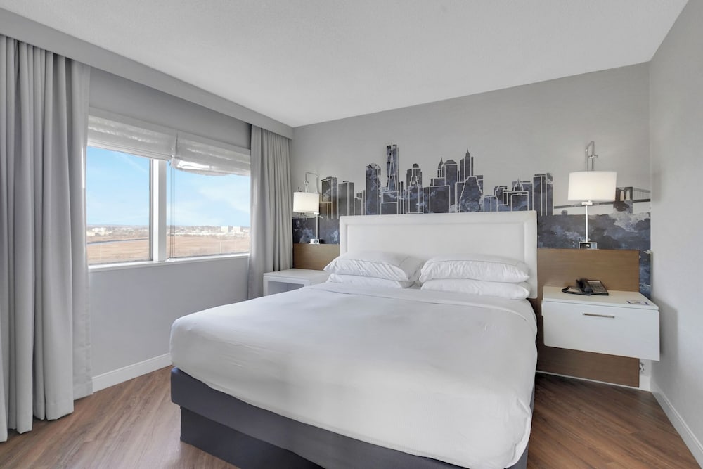 Room, King Bed, Blue View, Accessible