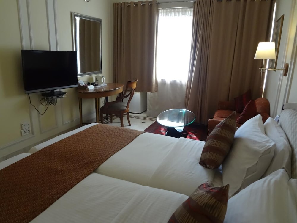 Regency Hotel 8/53