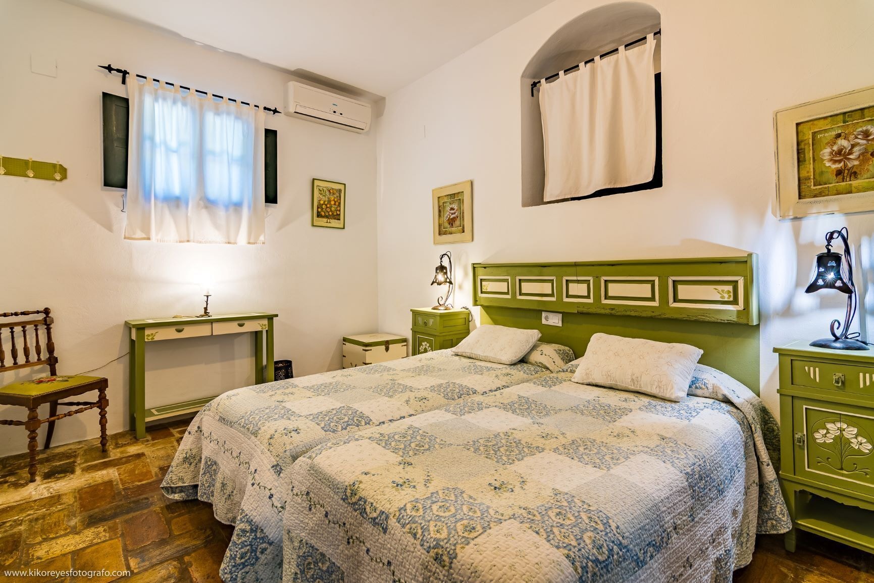 STANDARD, TWIN BEDS