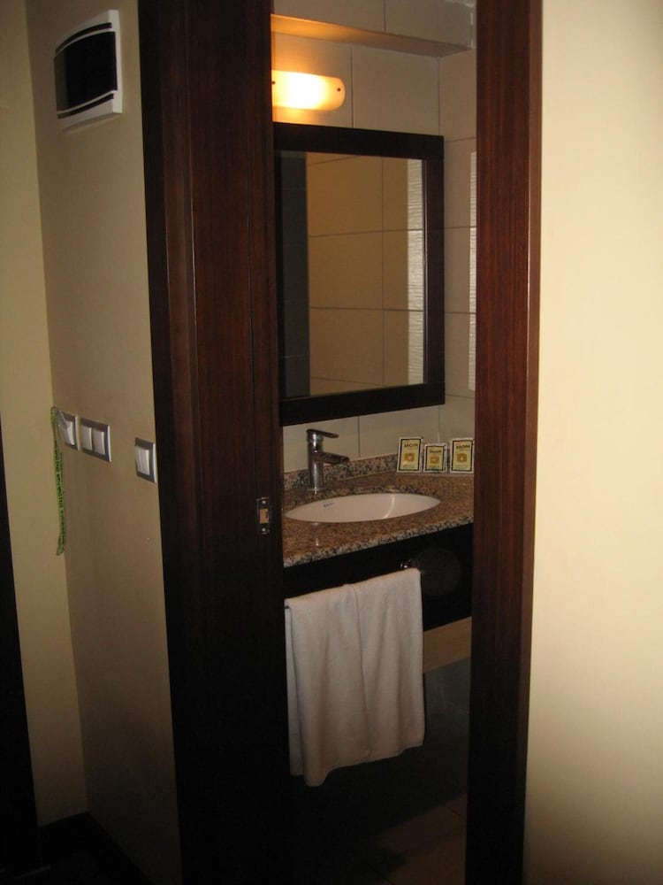 MOM Hotel 22/22