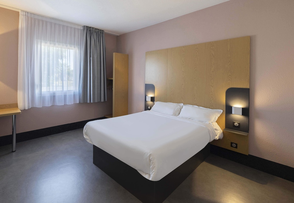 ROOM, DOUBLE BED, ACCESSIBLE