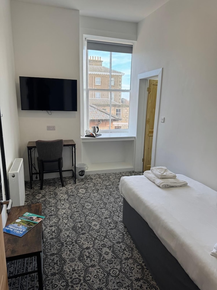 The Royal Hotel 7/50