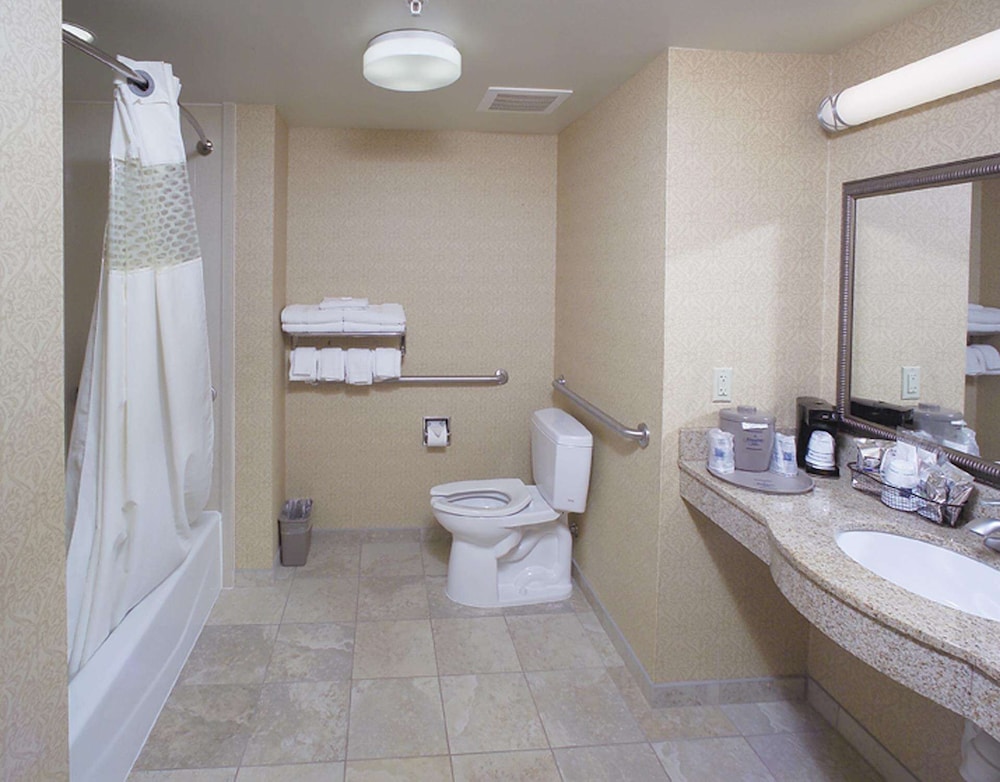Hampton Inn Schenectady 3/48