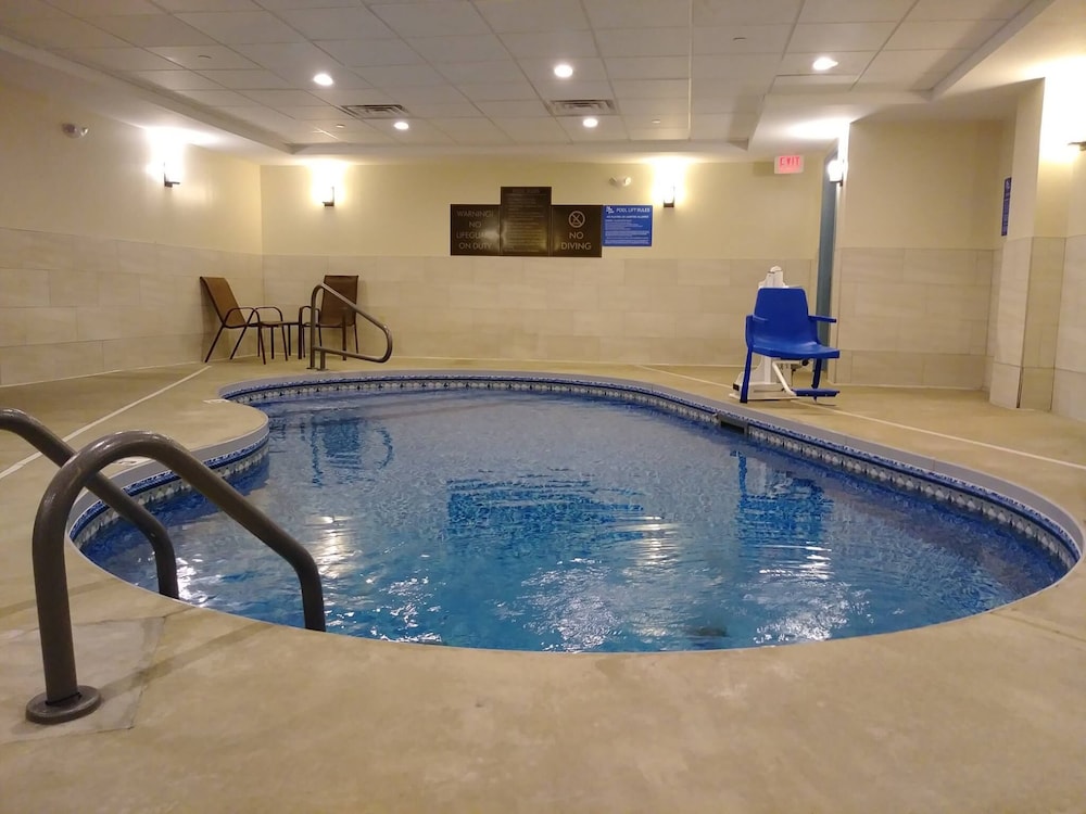 Comfort Inn & Suites Brattleboro I-91 1/47