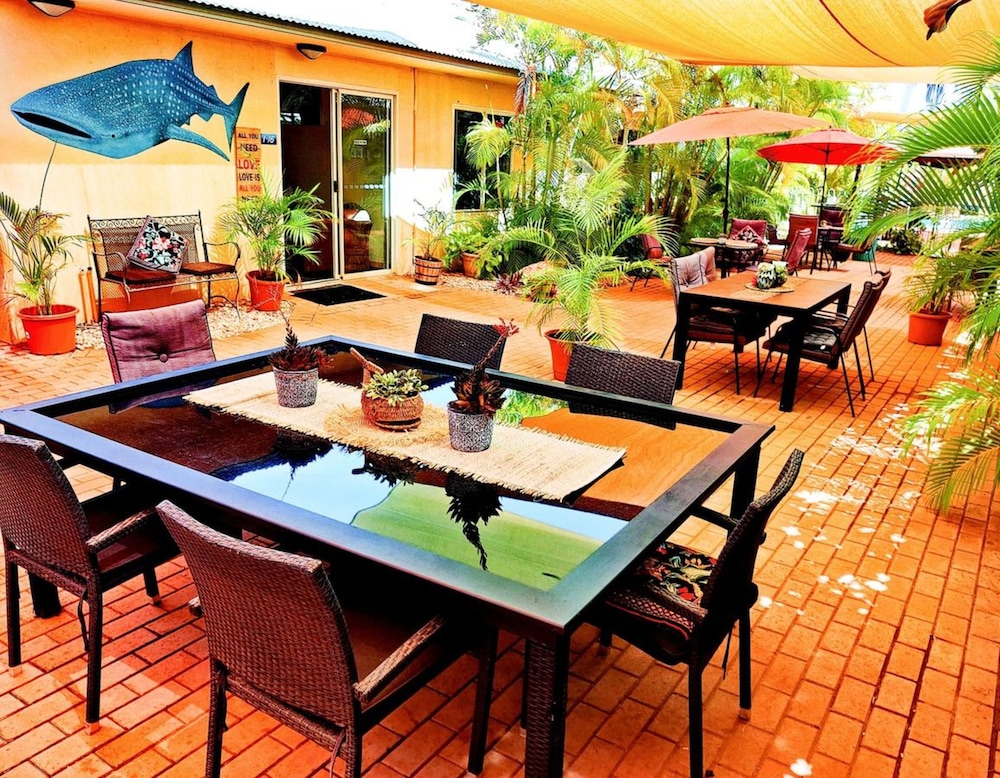 NINGALOO LODGE EXMOUTH. 23/50