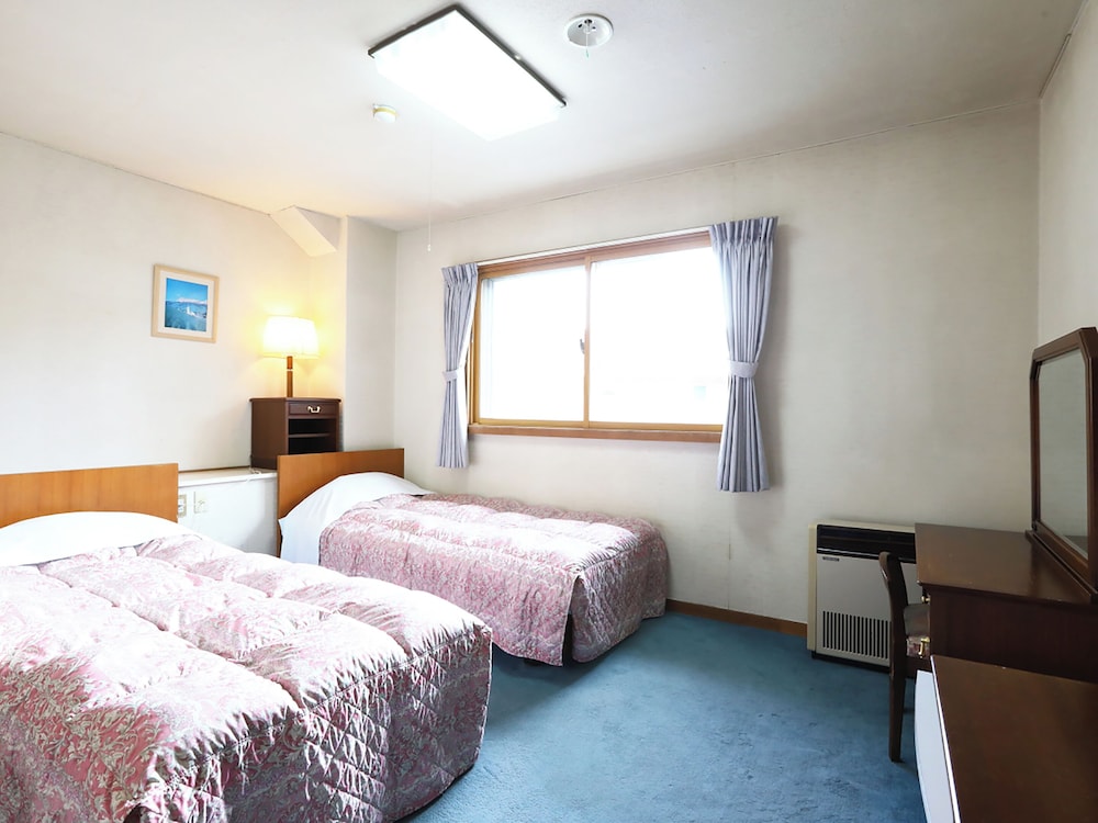 ECONOMY, TWIN BEDS