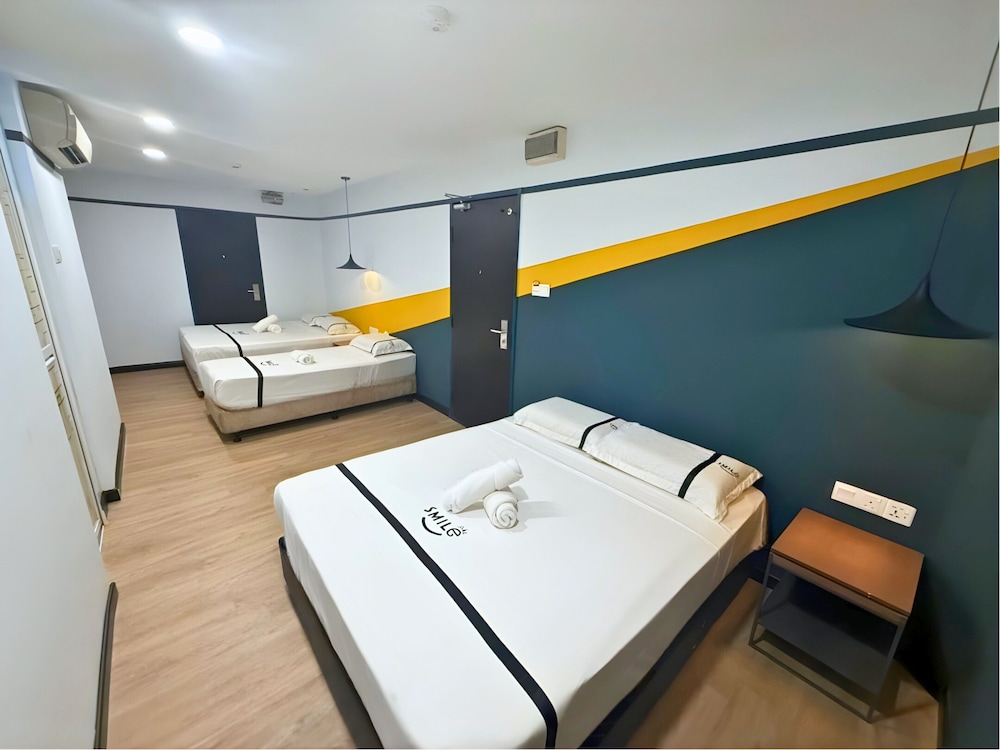 FAMILY, MULTIPLE BEDS