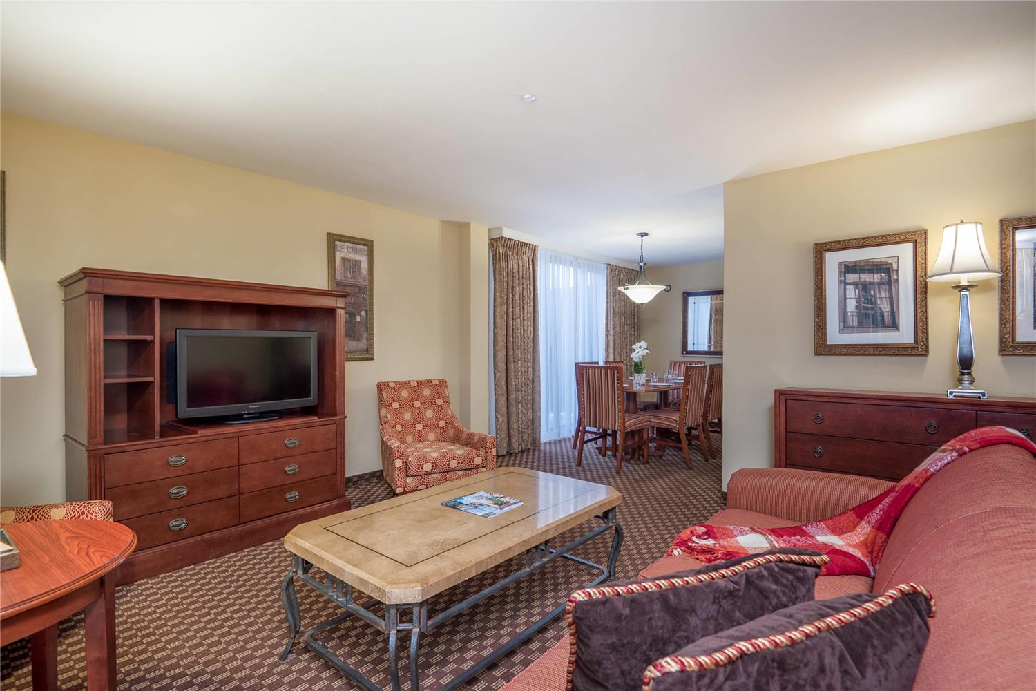 Clarion Collection Hotel Arlington Court Suites 15/28