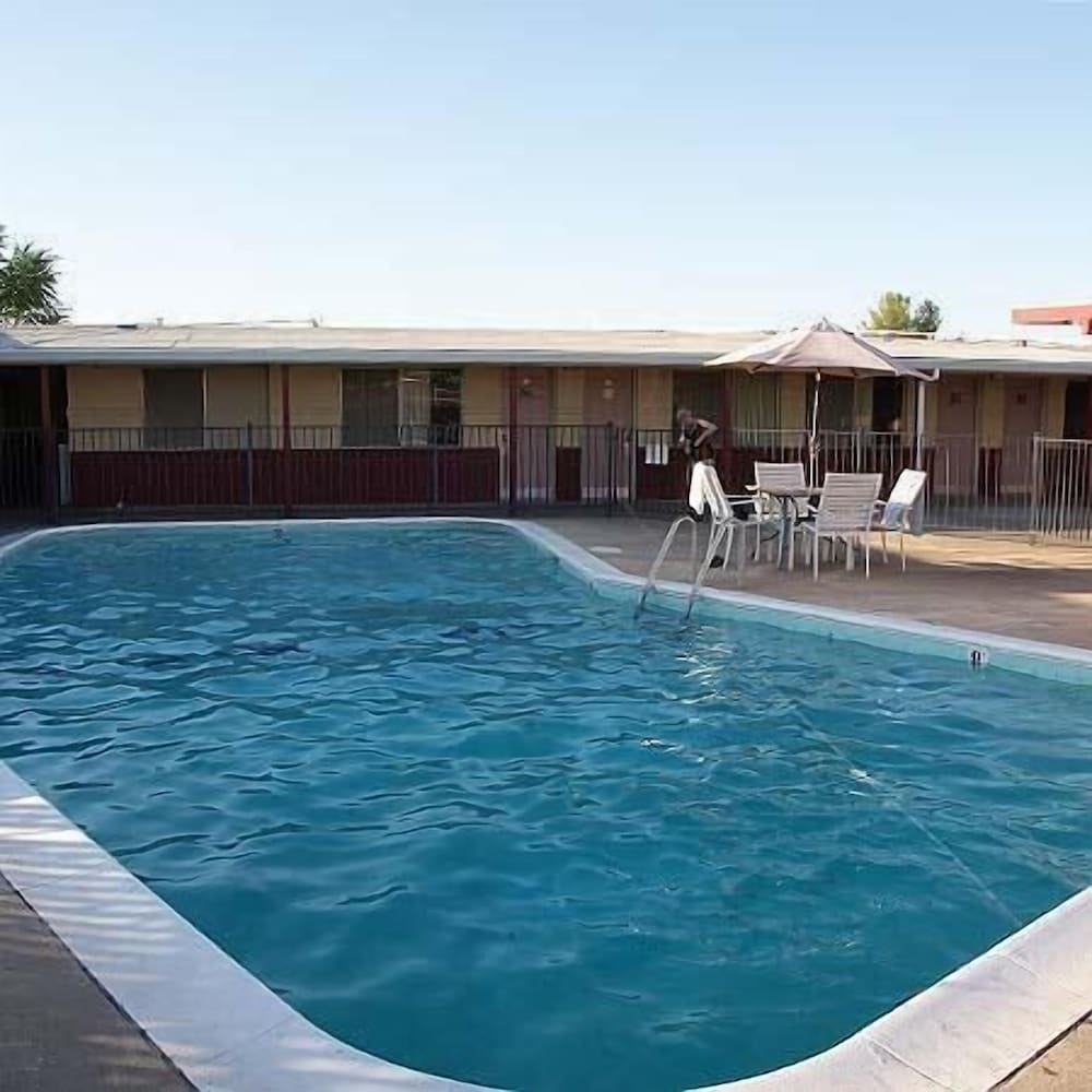 American Inn Express 19/21