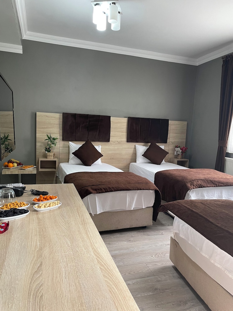 Pugari Otel 11/40