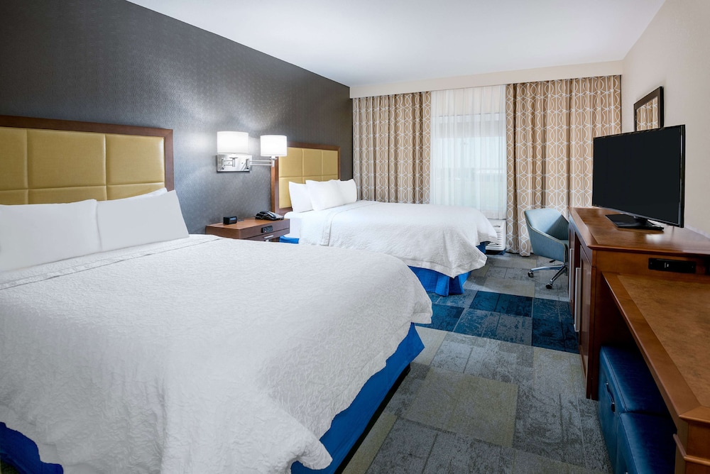 Hampton Inn Suites San Antonio Brooks City Base Tx 12/37
