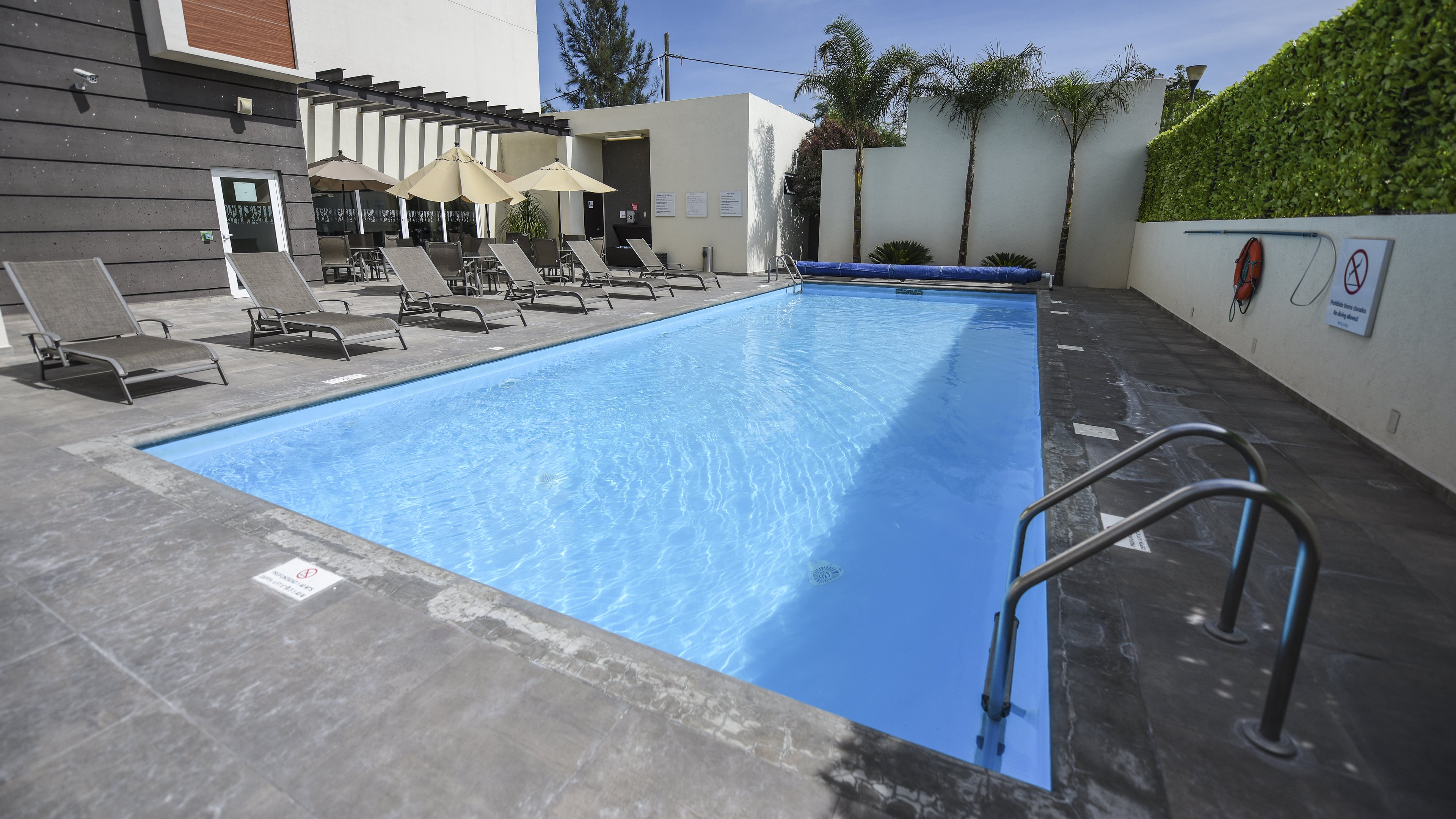 Holiday Inn Express and Suites Celaya 21/50