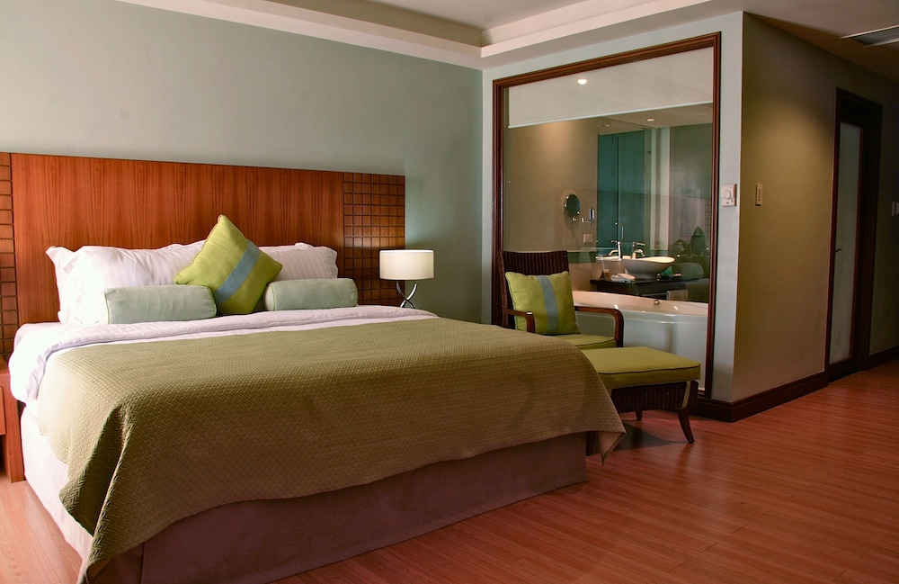 AQUA, SPA, SUITE