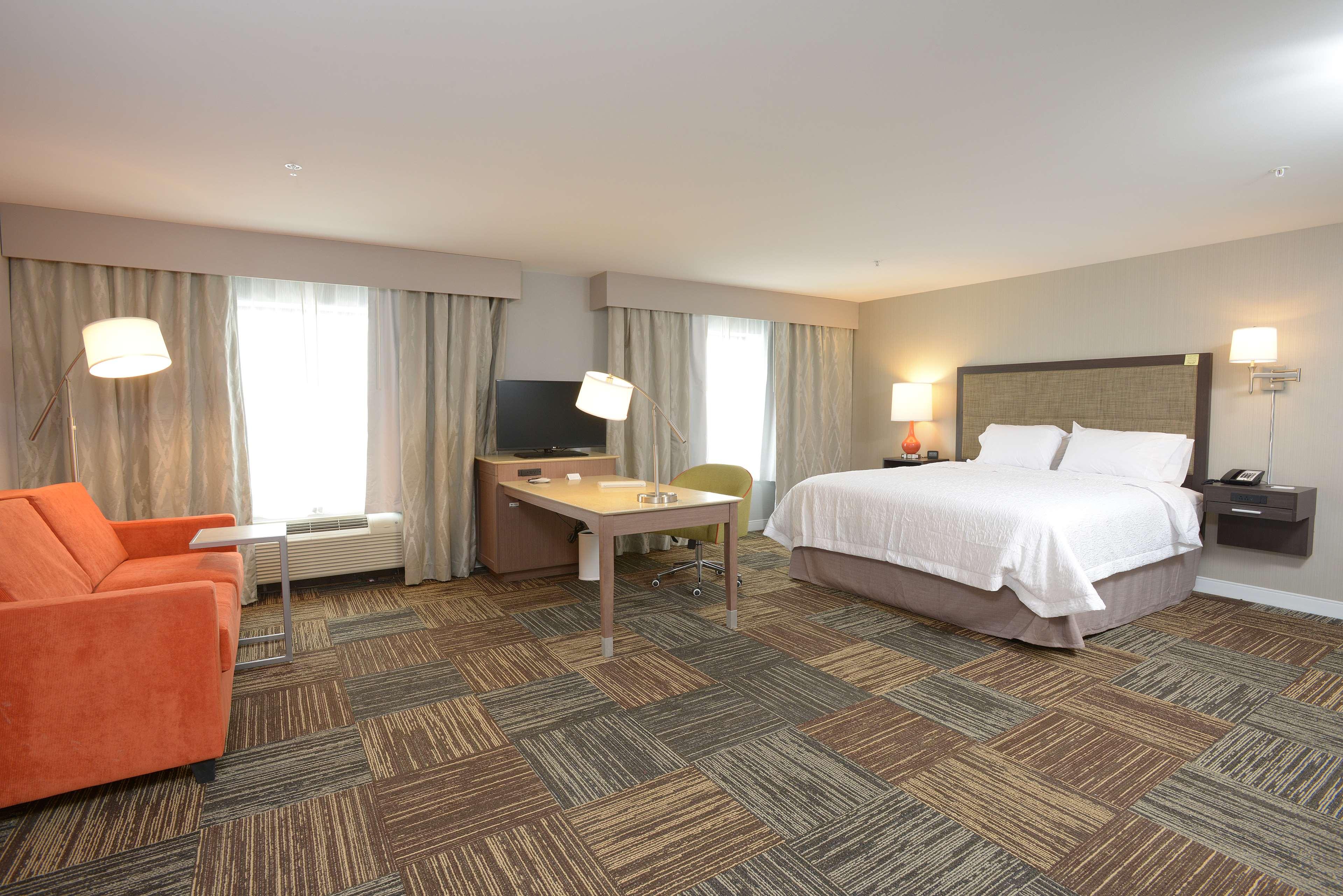 STUDIO, SUITE, KING BED