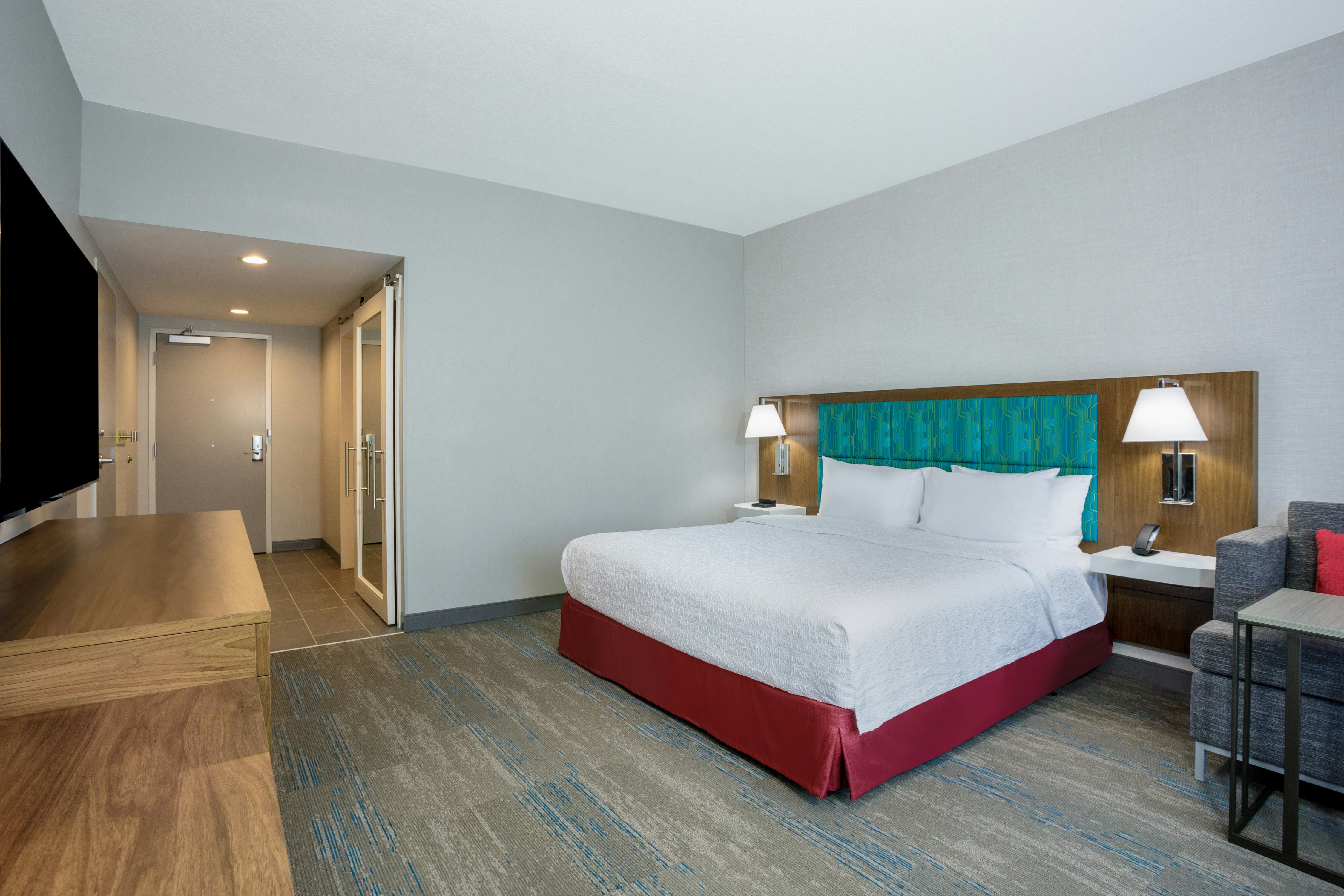 ROOM, KING BED, ACCESSIBLE