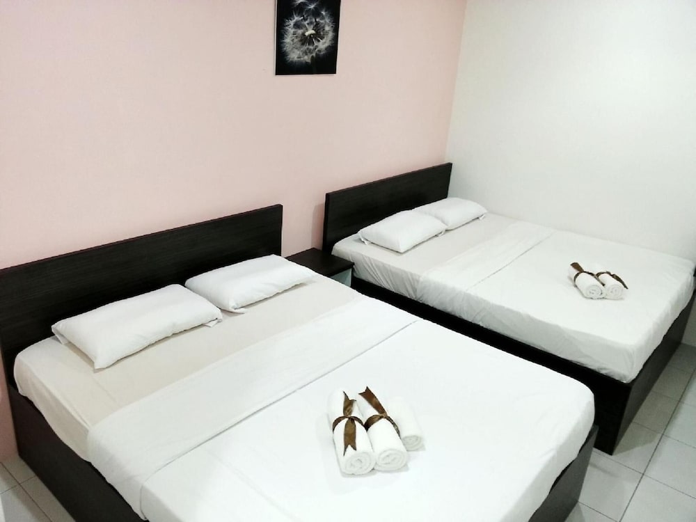 Capital O 90714 Hotel Checkedinn 14/38