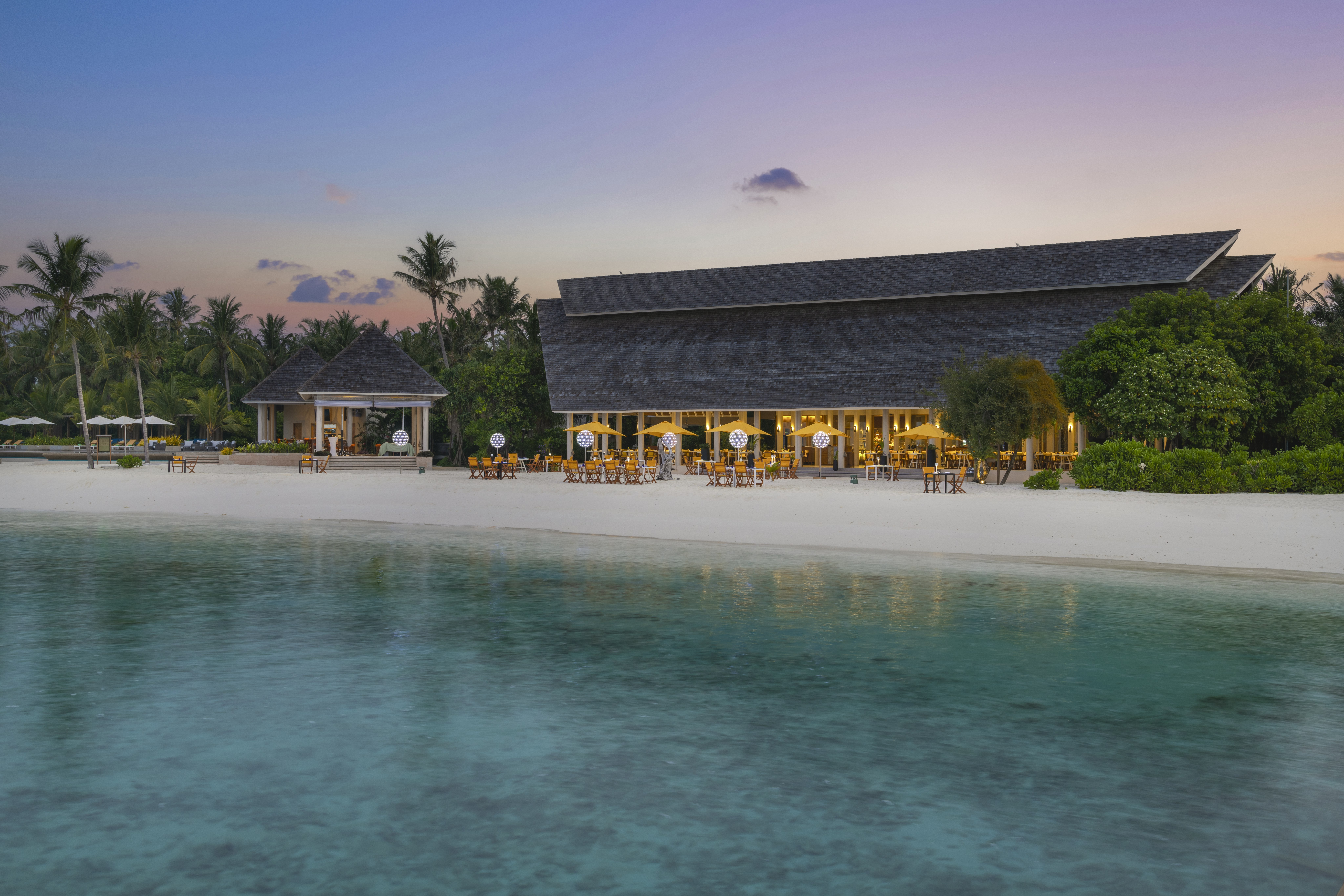 Emerald Faarufushi Resort and Spa 84/94