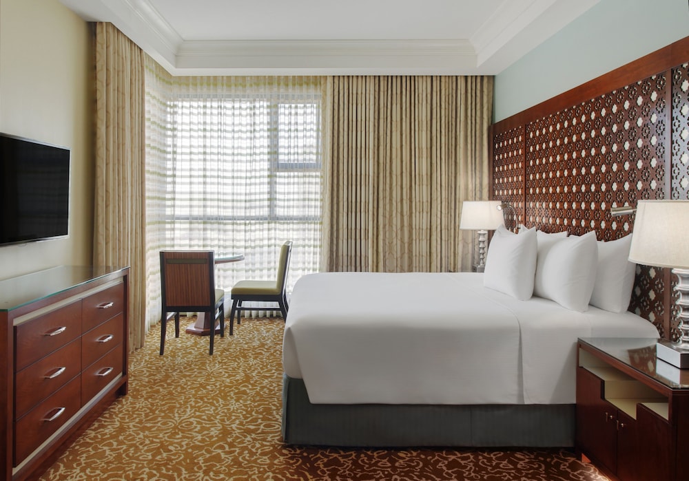 ROOM, KING BED, CITY VIEW