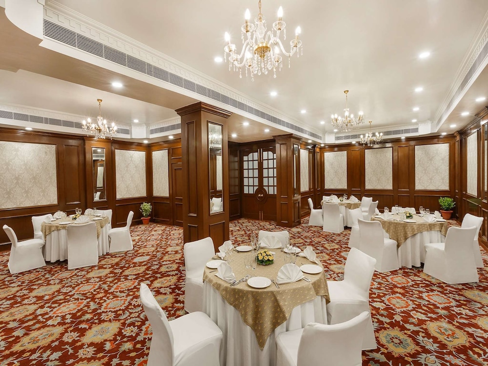 La Place Sarovar Portico Lucknow 42/55